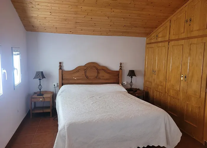 Riscos De Gredos Hoyos de Miguel Munoz